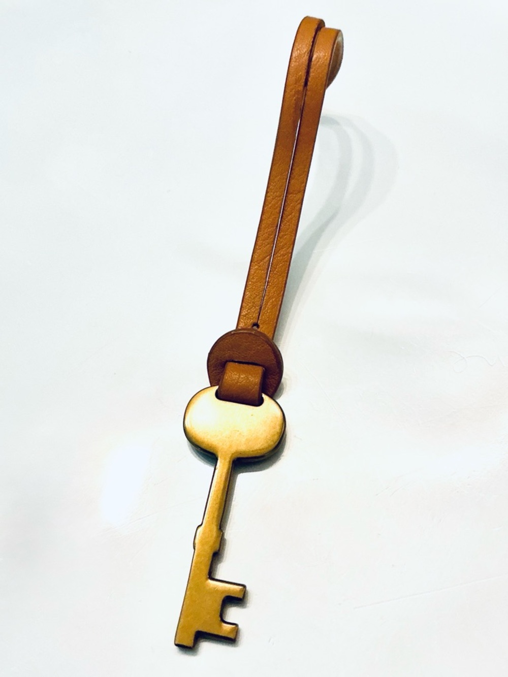 FOSSIL, Brass Key Charm with Tan Leather Loop